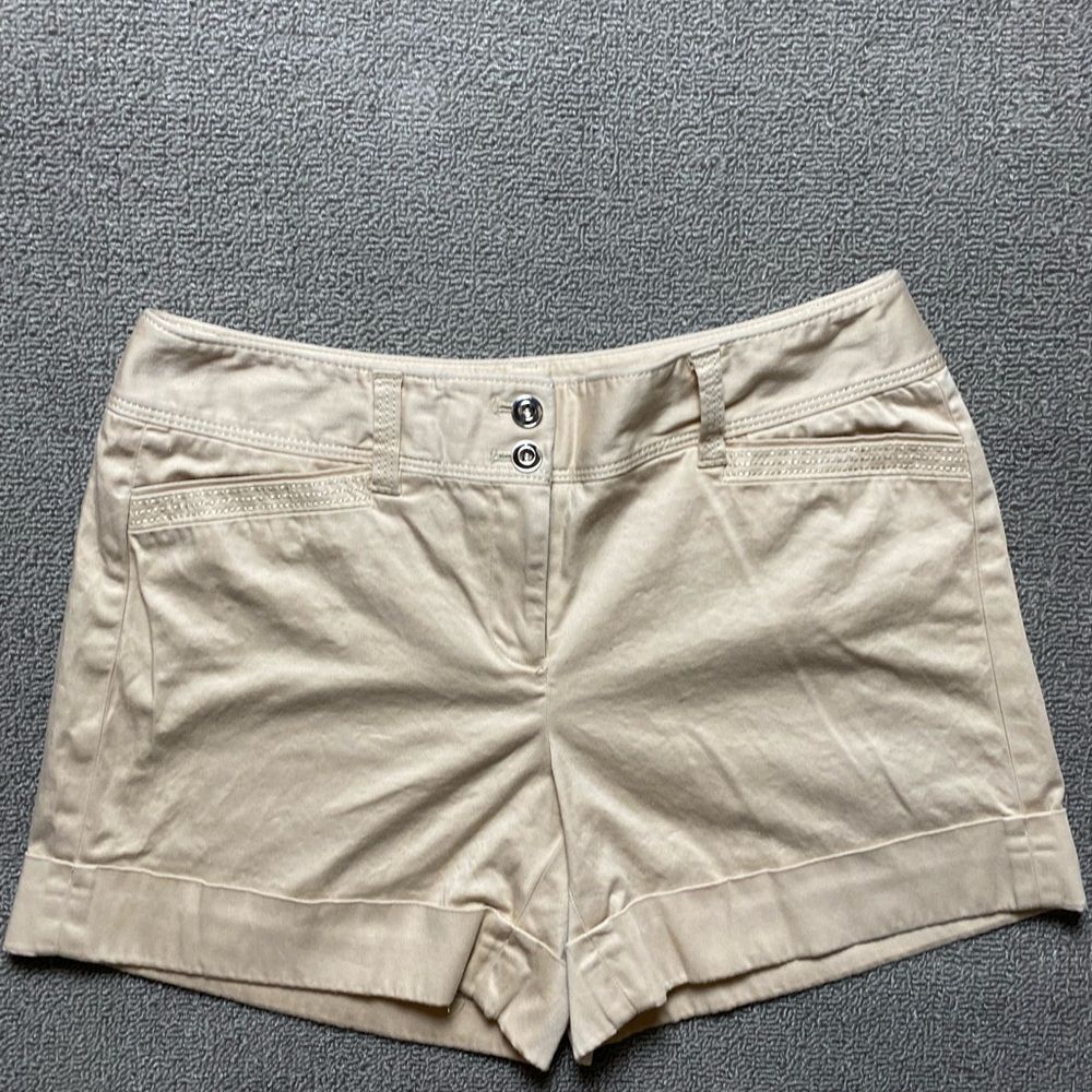 White House Black Market Tan Business Casual Cotton Utility Preppy Summer Shorts